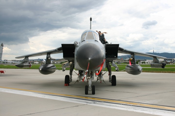 img00232.jpg