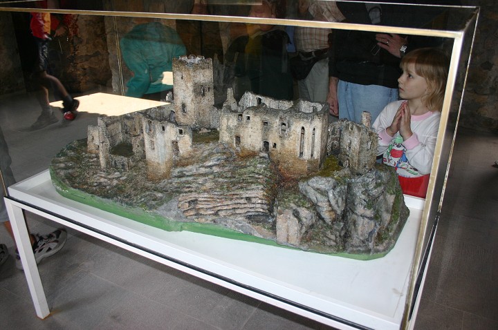 img00244.jpg