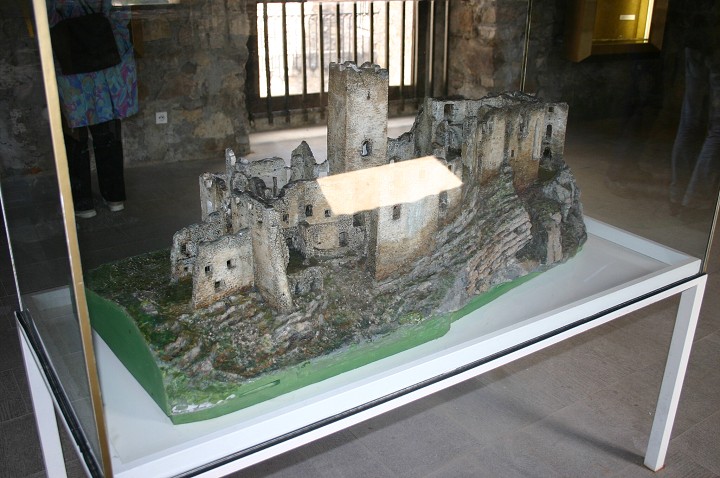 img00245.jpg