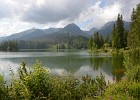 A znovu pleso s panoramatem Tater, zleva je vidět Kriváň, Solisko a za smrkem Patria a Satan.