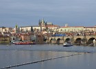 Hradčany a Karlův most ve dne